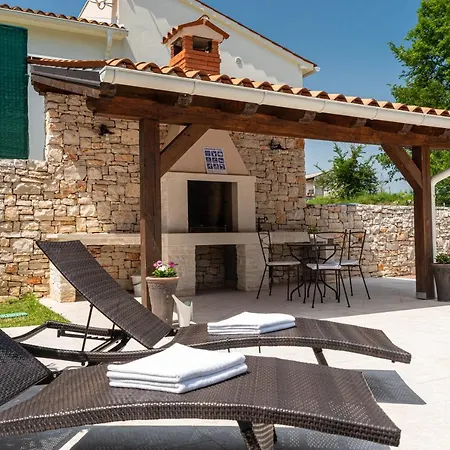 Villa Natasha - Charming Istrian With Private Heated Pool *