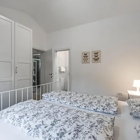 Natasha - Charming Istrian With Private Heated Pool