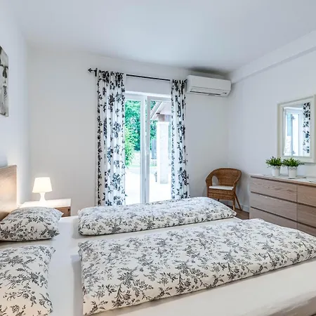 Villa Natasha - Charming Istrian With Private Heated Pool Ruzici (Sveta Nedelja)