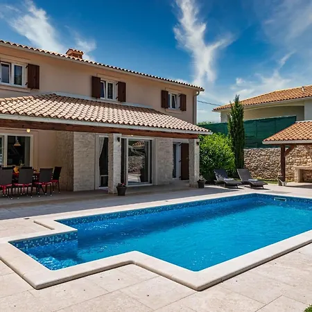Natasha - Charming Istrian With Private Heated Pool