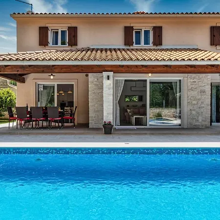 Villa Natasha - Charming Istrian With Private Heated Pool