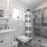 Villa Natasha - Charming Istrian With Private Heated Pool