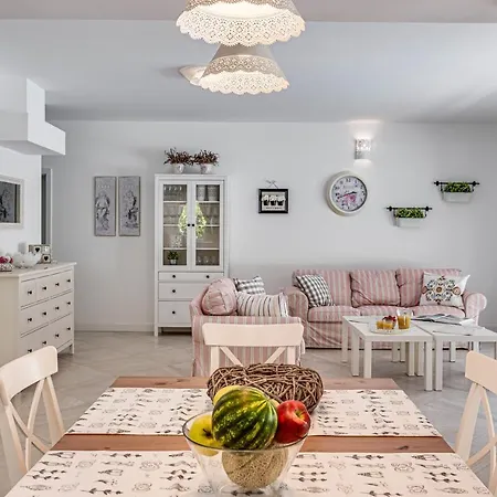 Natasha - Charming Istrian With Private Heated Pool