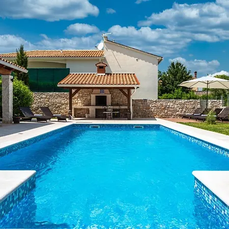 Natasha - Charming Istrian With Private Heated Pool Villa *